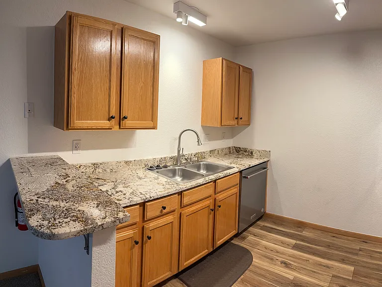 1221 University Ave #D-202 — Photo 30