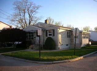 112 Standish Ave, Providence, RI 02909