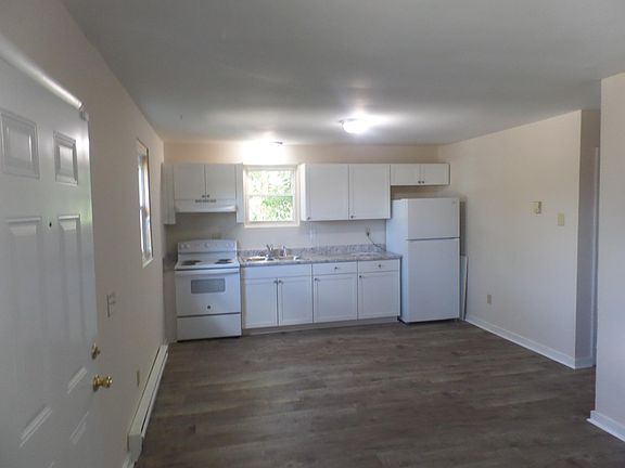 2nd image of 214 Shore St