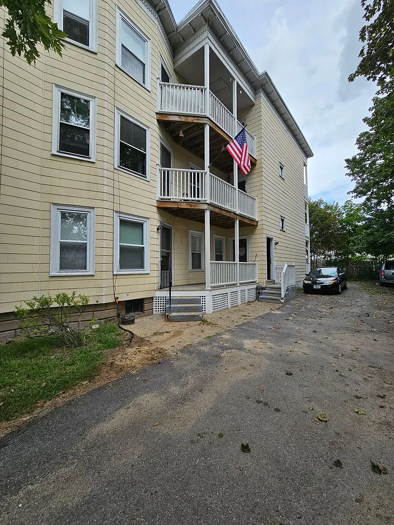 209-211 Taylor St — Photo 3