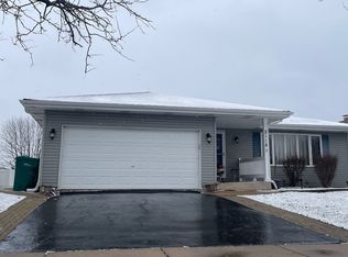 2118 Olde Mill Rd, Plainfield, IL 60586