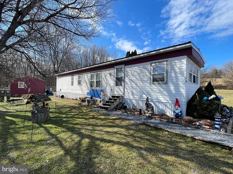 1st image of 4 Oxford Dr