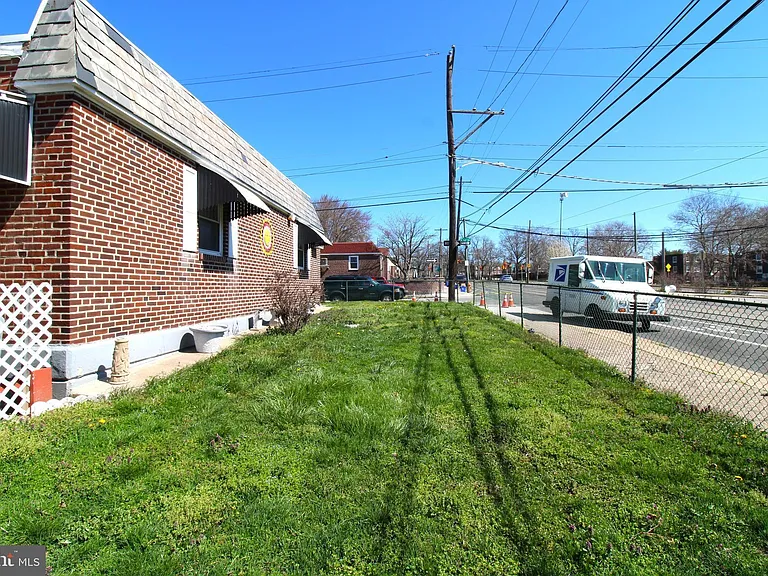 2250 S 56th St — Photo 31