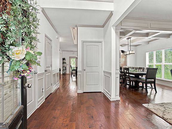 3rd image of 3920 Hunters Walk Way