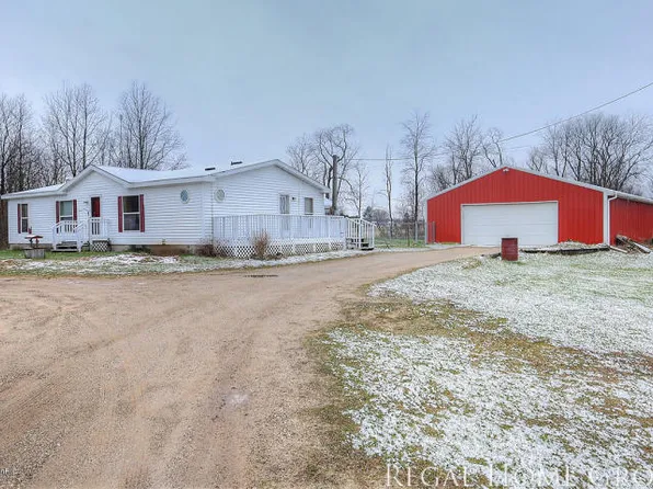 7341 Marble Rd, Howard City, MI 49329