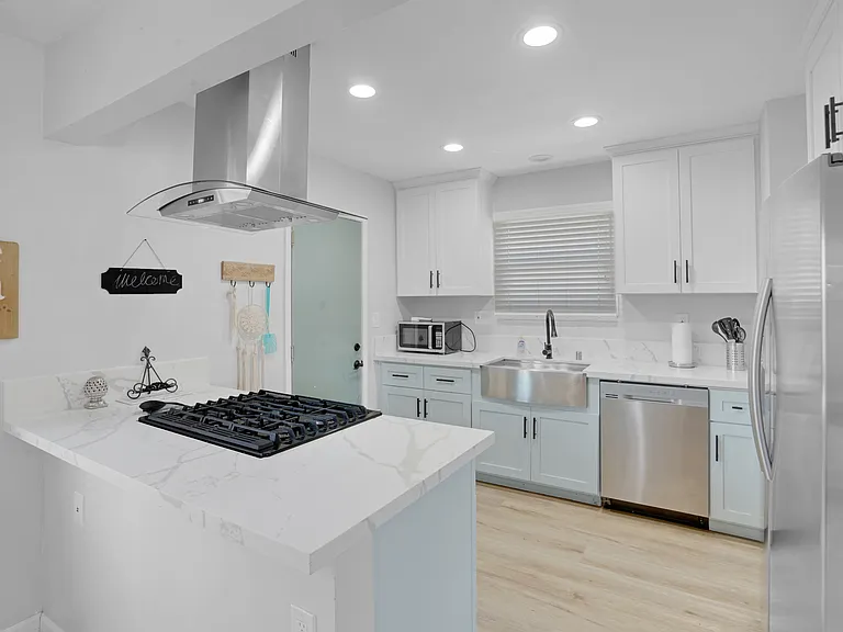 3996 Market St — Photo 12