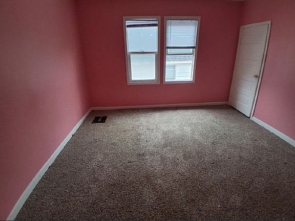 4th image of 1656 N College St