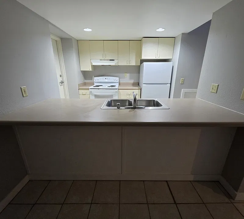 1 bed, 1.0 bath, $799 — Photo 3