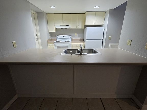 3rd image of 107 Water St