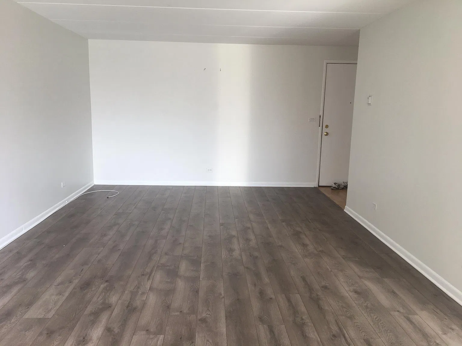 225 S Rohlwing Rd — Photo 2