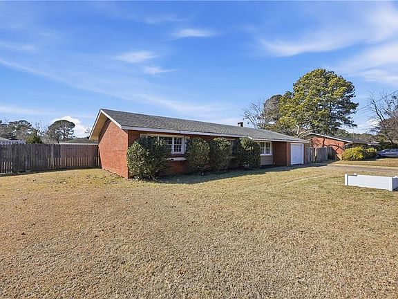 2nd image of 1521 N Great Neck Rd