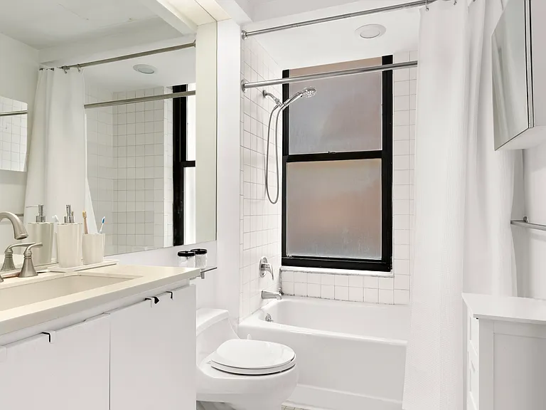 56 Pine St #9A — Photo 6