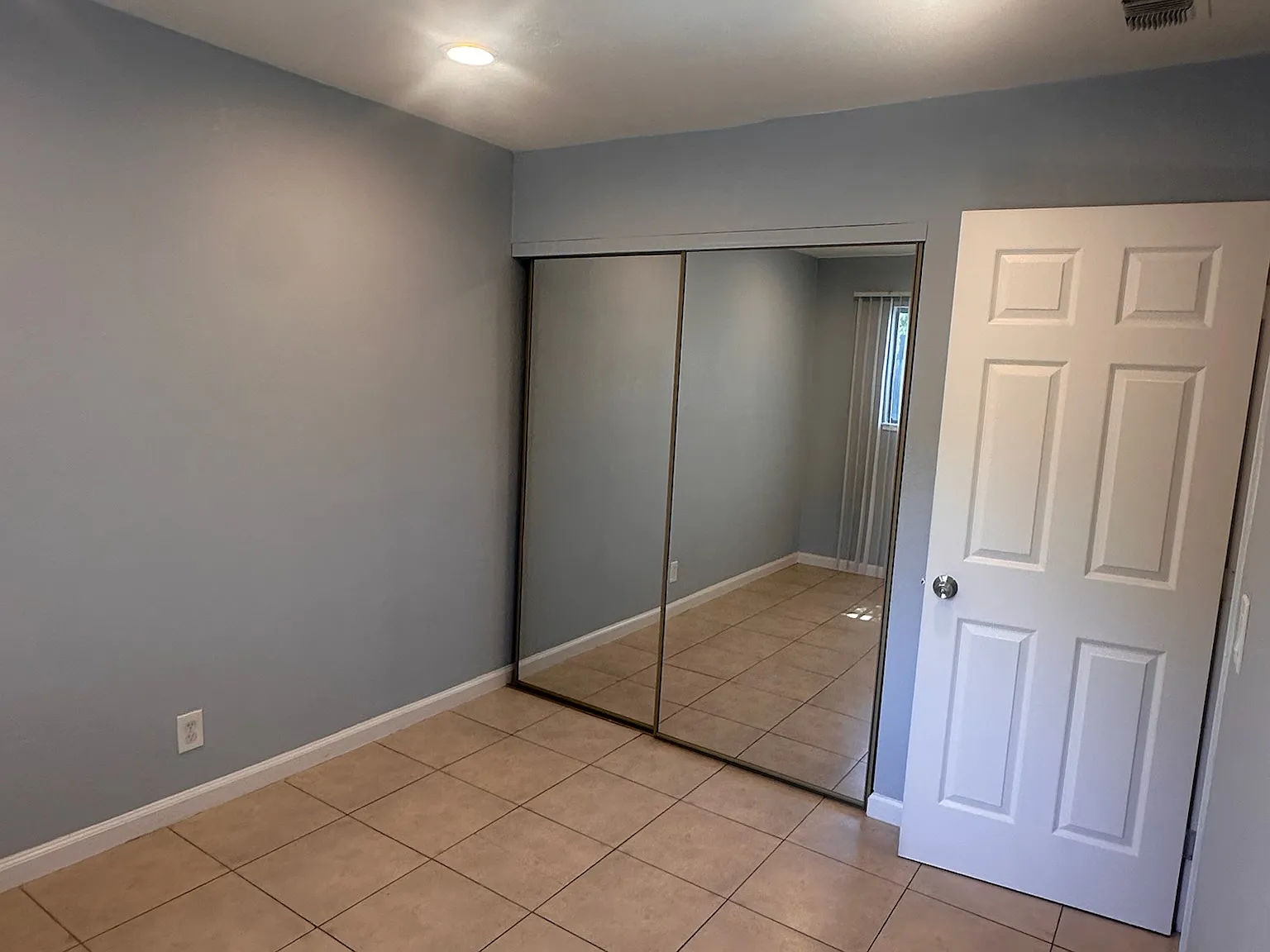 2 bed, 950 sqft, $2,150 — Photo 2