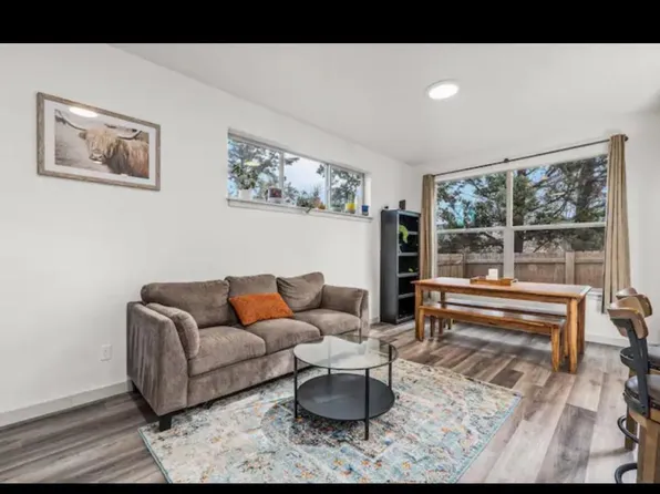 588 NW 28th Ct, Redmond, OR 97756