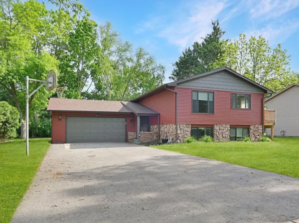 807 2 1/2 St N, Sartell, MN 56377