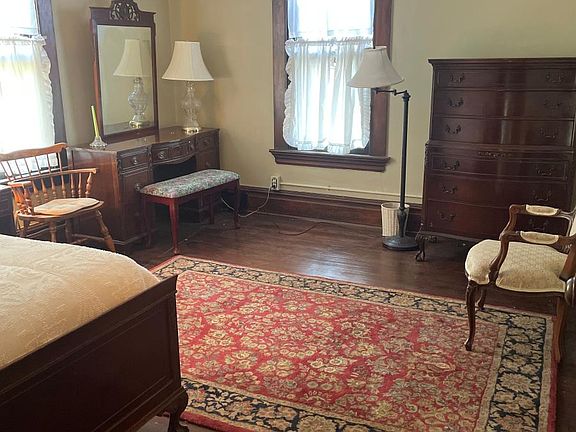 3rd image of 16 Franklin St #2NDFLOOR