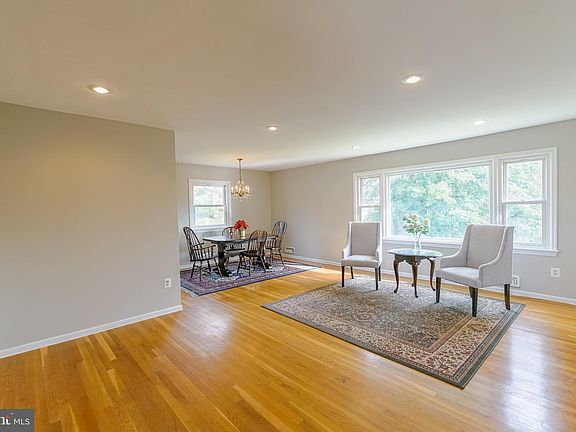 4th image of 7309 Masonville Dr