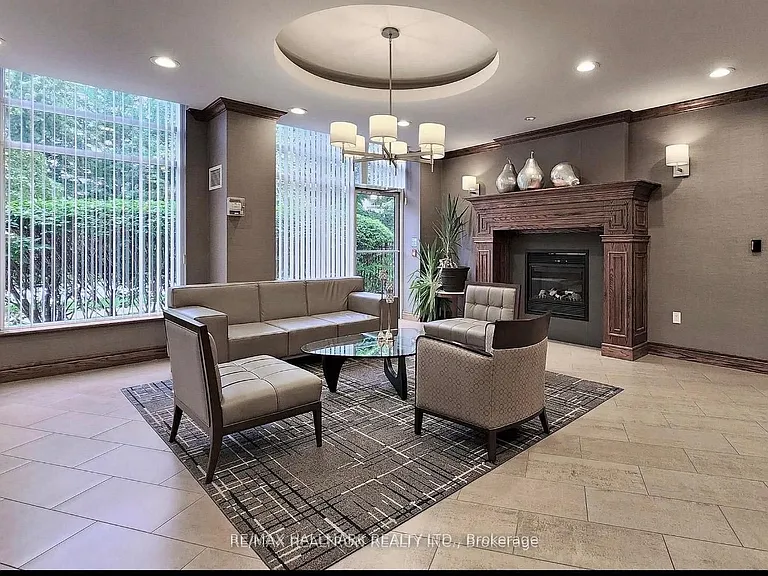 19 Barberry Pl #416 — Photo 12