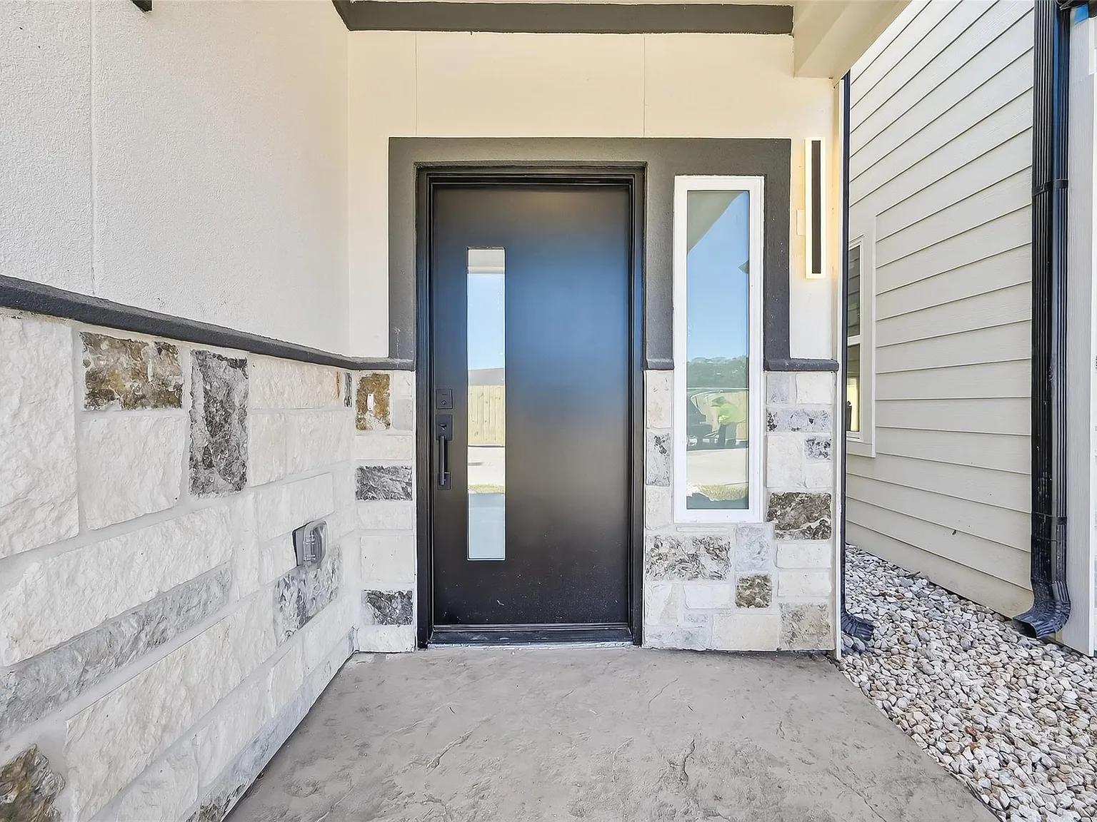 3 bed, 2.5 bath, 2110 sqft, $2,900 — Photo 3