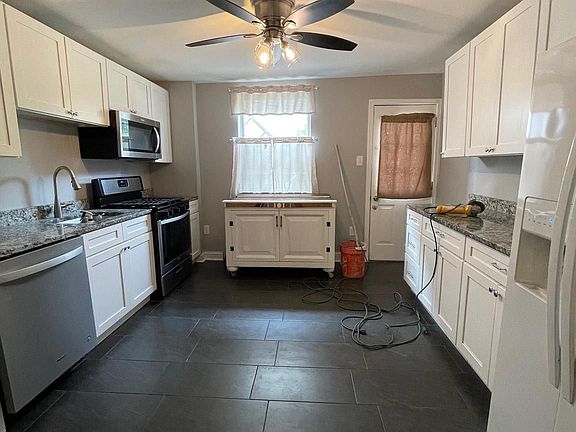 3rd image of 2812 Ernest St