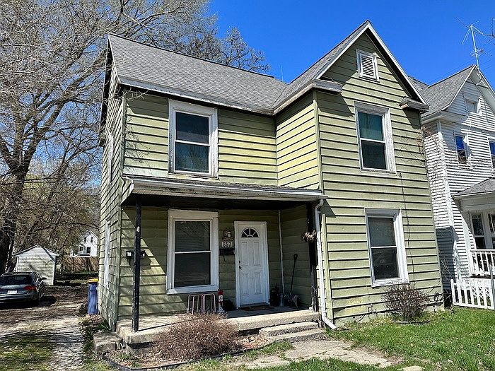 1st image of 857 Lafayette Ave NE Unit 2