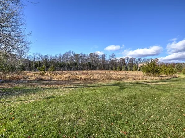 13 Springcroft Rd, Far Hills, NJ 07931