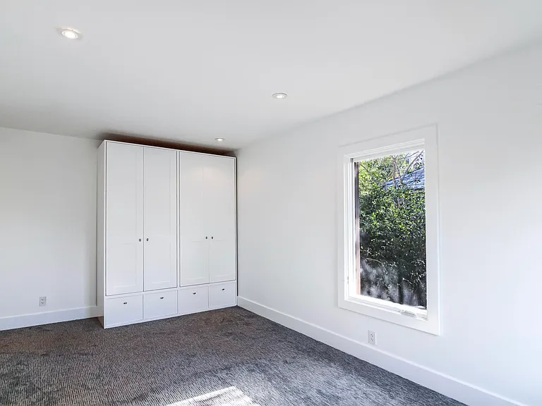 222 Park Ave — Photo 24