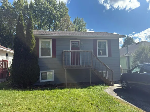 1417 Barberry Ln, Round Lake Beach, IL 60073