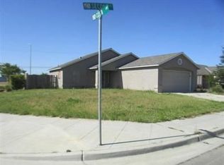 13863 2nd St, Parlier, CA 93648