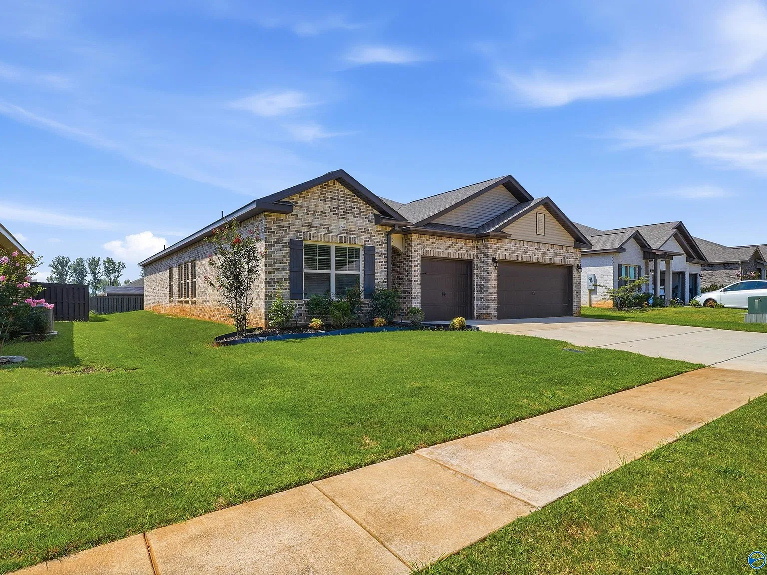 4 bed, 3.0 bath, 2377 sqft, $2,600 — Photo 3