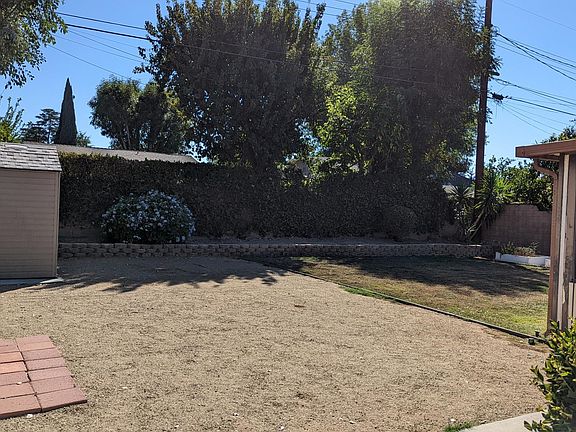 3rd image of 23344 Hamlin St