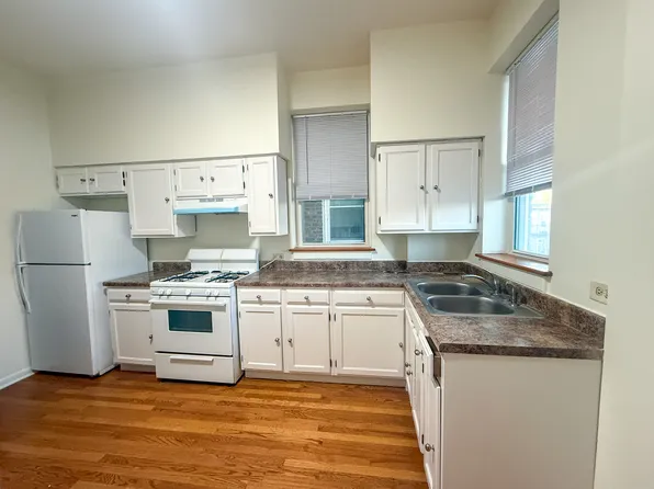 841 S Carpenter St #3B, Chicago, IL 60607