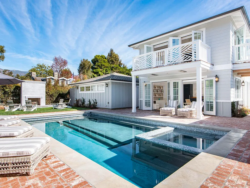 1112 Hill Rd