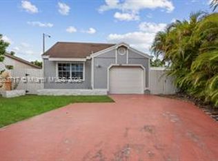 8881 SW 21st St, Hollywood, FL 33025