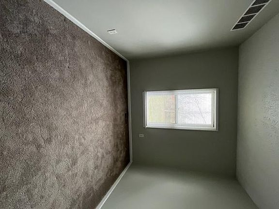 4th image of 3105 Glenridge Cir
