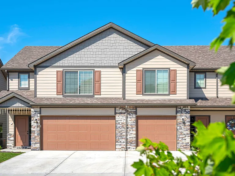 15310 Trailside Dr — Photo 27