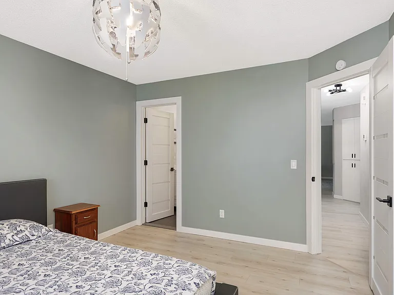 9523 Parkside Trl N — Photo 26