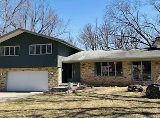 117 Nautilus Dr, Madison, WI 53705