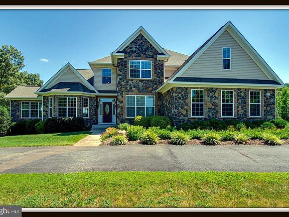 4th image of 32 Turnstone Ct