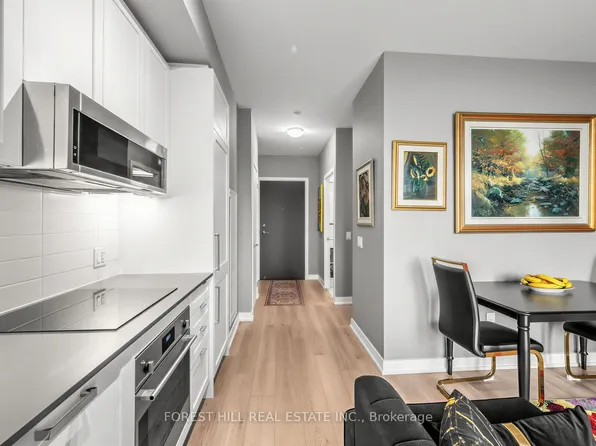 250 Lawrence Ave W #703, Toronto, ON M5M 1B2