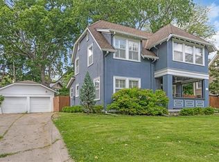 408 Greenway Ter, Kansas City, MO 64113