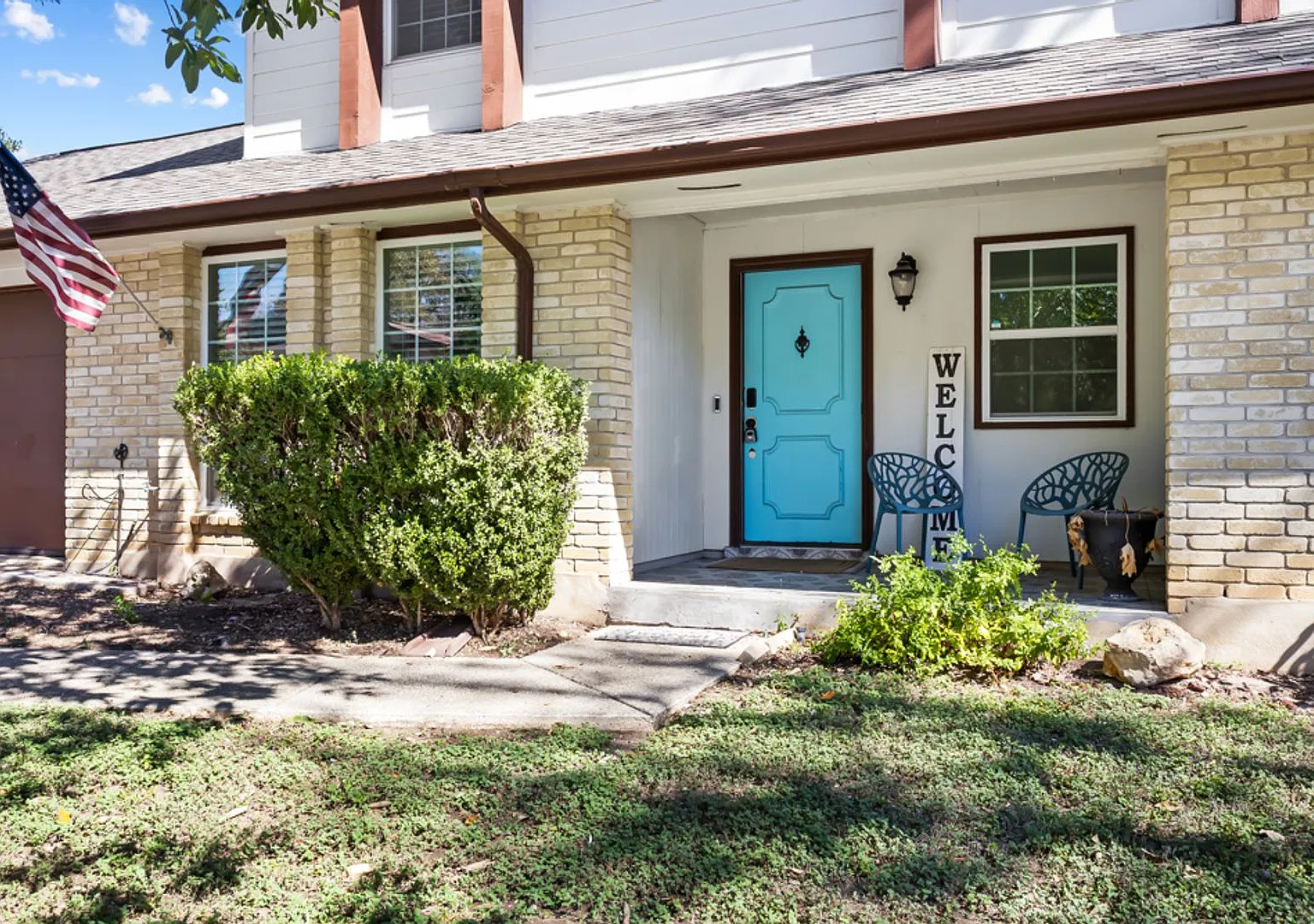 4 Bedroom / 2.5 Bath in Pebble Forest Subdivision — Photo 3