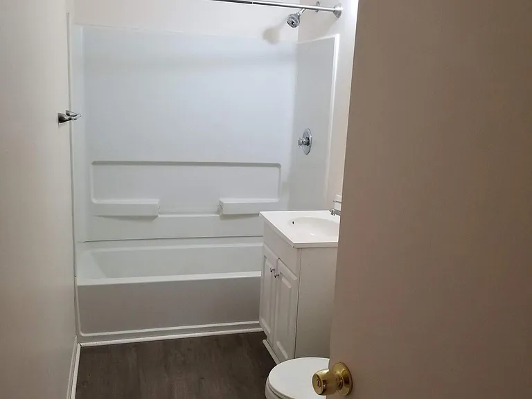 3205 Starr St — Photo 3