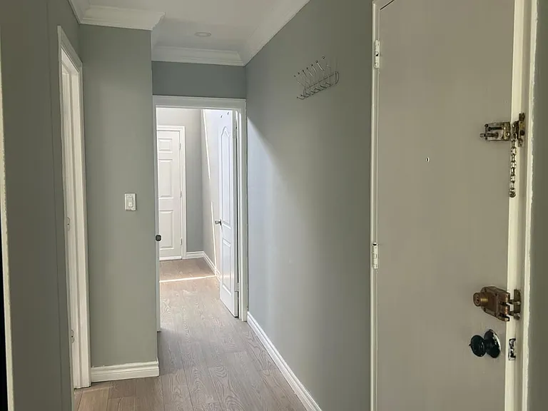552A Sheppard Ave W — Photo 7