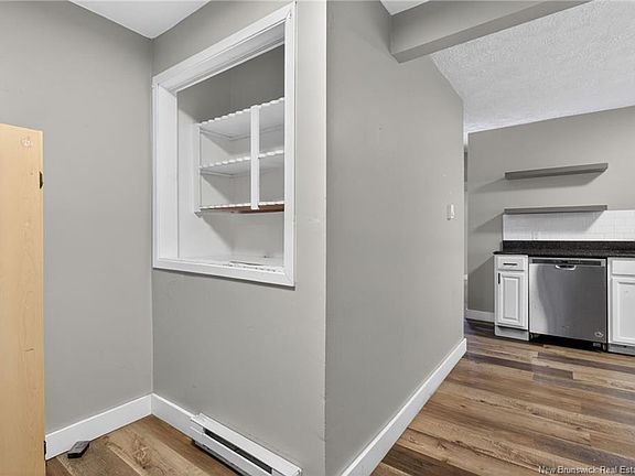 4th image of 319 Lutz St