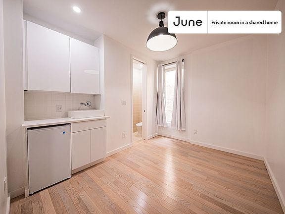 2nd image of 624 E 17th St #2A-C