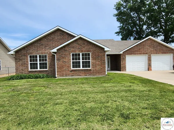 906 S R & K Dr, Clinton, MO 64735