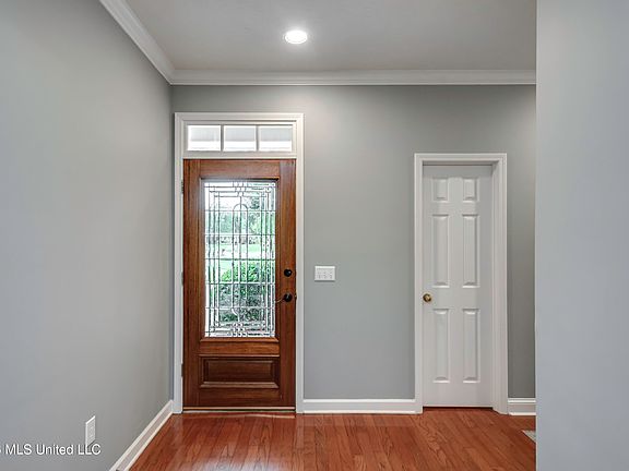 5th image of 113 Rhapsody Cir
