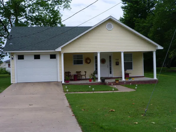826 S 2nd St, Dardanelle, AR 72834