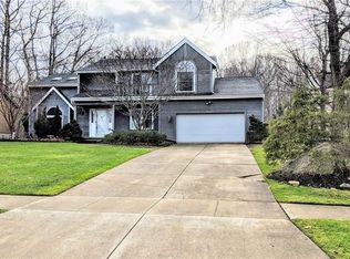 9512 Catalpa Cir, Mentor, OH 44060